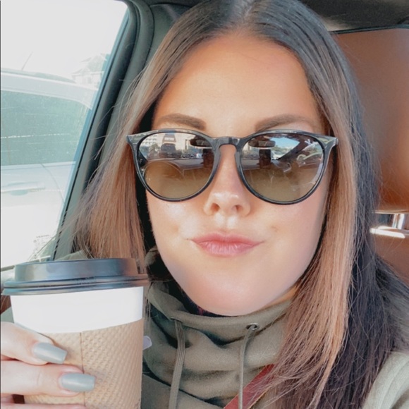 Meet your Posher 🍂🖤🫒 - Picture 14 of 17